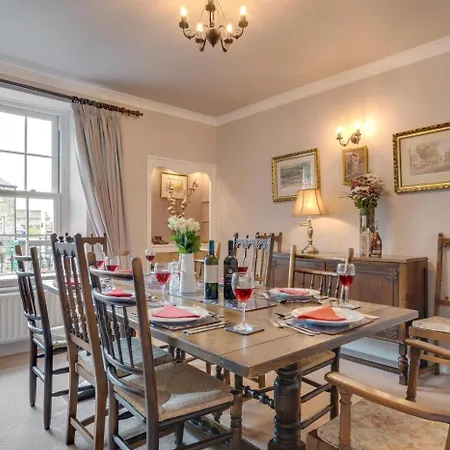 5 Bed In Oc-ds257 * Kettlewell
